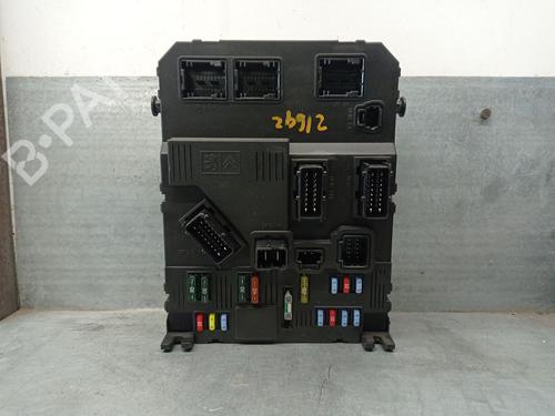 Used Fuse box Fuse box 22296347 22296347