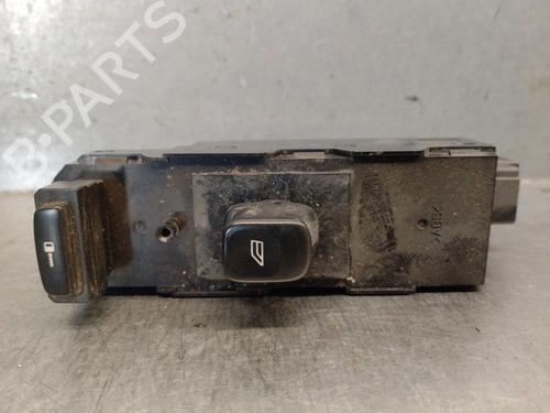 Used Right front window switch VOLVO V70 II (285) 2.4 (140 hp) 30832387