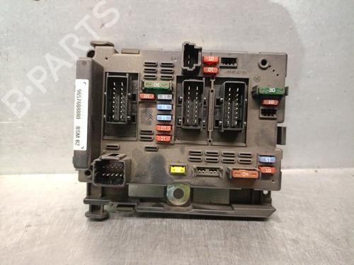 Used Fuse box Fuse box 38911177 38911177