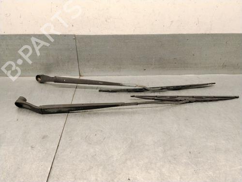 Used Front windshield wiper arm Front windshield wiper arm 38177910 38177910