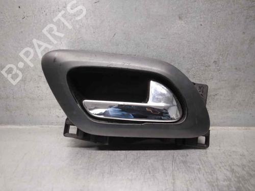 Maneta interior delantera derecha PEUGEOT 5008 (0U_, 0E_) 2.0 HDi 150 / BlueHDi 150 (150 hp) 18022890