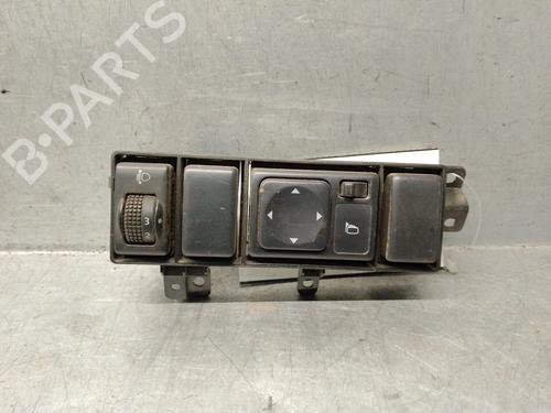 switch-nissan-navara-np300-d40-2004-33403827 main image