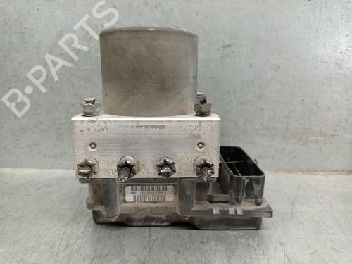 Used ABS pump RENAULT TRAFIC II Van (FL) 2.5 dCi 145 (FL0J) (146 hp) 28538929