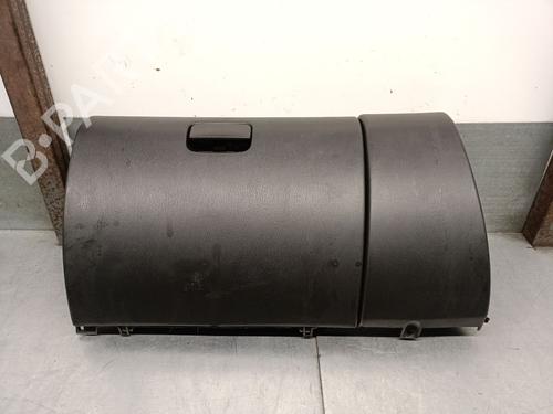 Used Glove box SUBARU IMPREZA Estate (GF) 2.0 i 16V AWD (GF8) (125 hp) 31965921