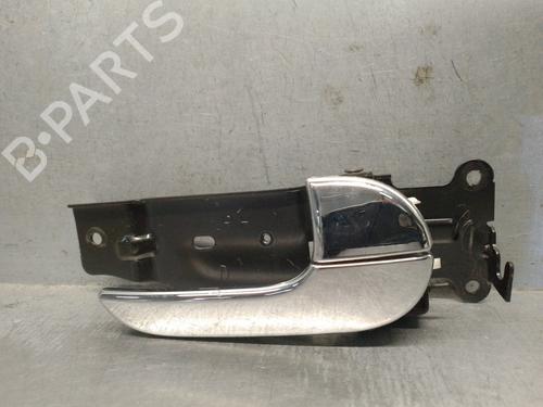 Używane Klamka wewnętrzna drzwi przednich prawych KIA CARNIVAL II (GQ) 2.9 CRDi (144 hp) 30748343