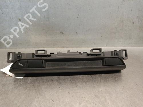 Used Display monitor Display monitor MAZDA 6 Saloon (GJ, GL) 2.2 D (GJ2FP) (150 hp) 33244175 33244175