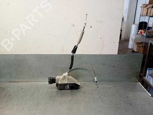 Used Front right lock OPEL CORSA F (P2JO) 1.2 (68) (101 hp) 26683096