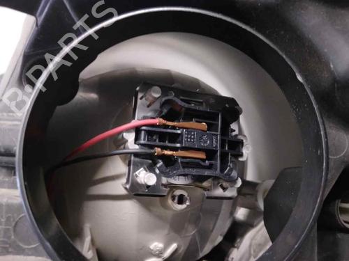 Right headlight PEUGEOT 5008 (0U_, 0E_) 2.0 HDi 150 / BlueHDi 150 | BP18030824C29 