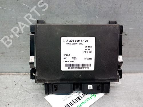Used Gearbox control unit Gearbox control unit MERCEDES-BENZ C-CLASS (W205) C 220 BlueTEC / d (205.002, 205.004) (170 hp) 33649930 33649930