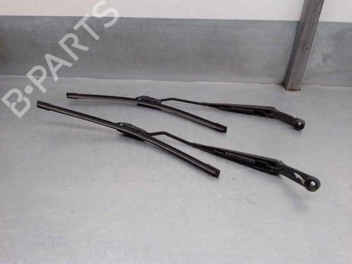 Used Front windshield wiper arm SUZUKI GRAND VITARA I (FT, HT) 2.0 TD 4x4 (SQ420D) (87 hp) 15213959