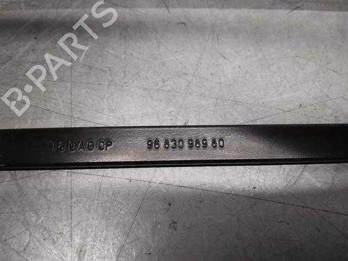 Front windshield wiper arm PEUGEOT 5008 (0U_, 0E_) 2.0 HDi 150 / BlueHDi 150 | BP18025528C143 