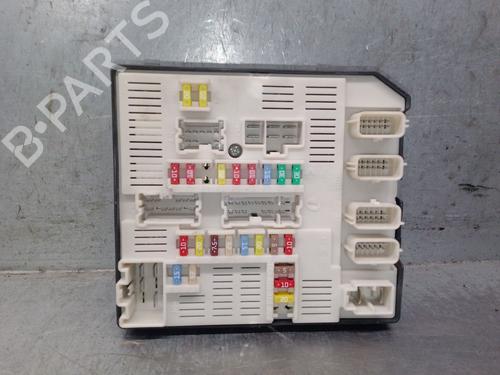Used Fuse box Fuse box RENAULT MEGANE III Hatchback (BZ0/1_, B3_) 1.6 16V (BZ1B, BZ1H) (110 hp) 39657035 39657035