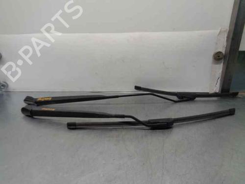 Used Front windshield wiper arm PEUGEOT 1007 (KM_) 1.4 (75 hp) 6454262