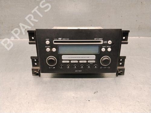 Used Radio Radio SUZUKI GRAND VITARA II (JT, TE, TD) 2.4 All-wheel Drive (JB424) (169 hp) 39688212 39688212