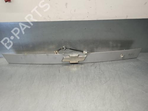 Used Tailgate handle CHEVROLET LACETTI (J200) 1.6 (109 hp) 10690283