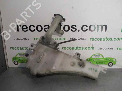 Used Windscreen washer tank HYUNDAI H-1 / STAREX Bus (A1) 2.5 CRDi (140 hp) 7445079