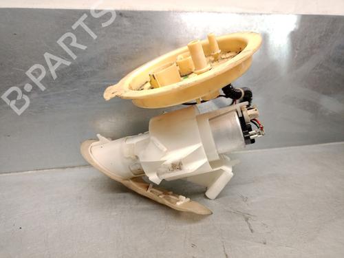 Used Fuel pump BMW 5 Touring (F11) 520 d (163 hp) 22275429