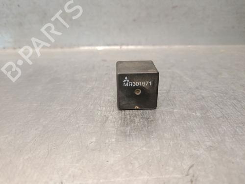 electronic-module-mitsubishi-pajero-iii-v7_w-v6_w-1999-2000-2001-2002-2003-2004-2005-2006-2007-32066296 main image