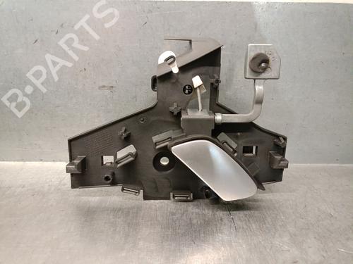 Used Front right interior door handle Front right interior door handle 39466647 39466647