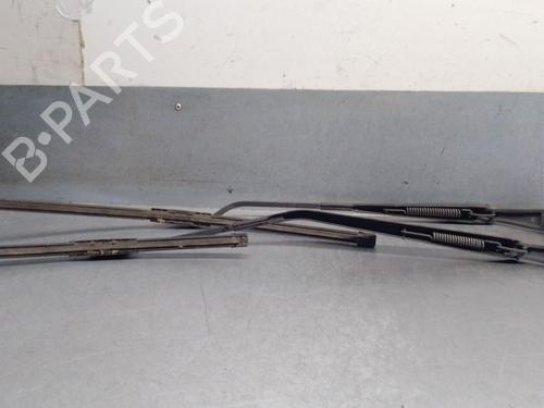 Used Front windshield wiper arm KIA CERATO I Saloon (LD) 2.0 CRDi (112 hp) 29755157