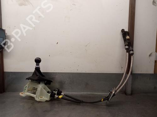 Used Gear lever KIA STONIC (YB) 1.2 CVVT (84 hp) 27688603