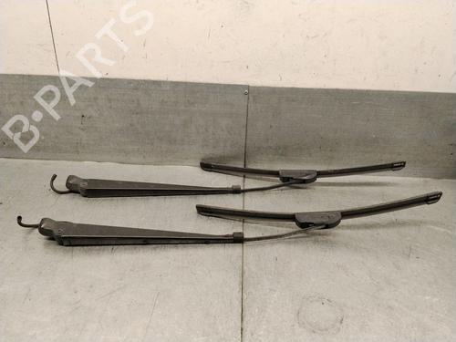 Used Front windshield wiper arm Front windshield wiper arm NISSAN CABSTAR E (TL_, VL_) 28.10, 32.10 (105 hp) 35901223 35901223