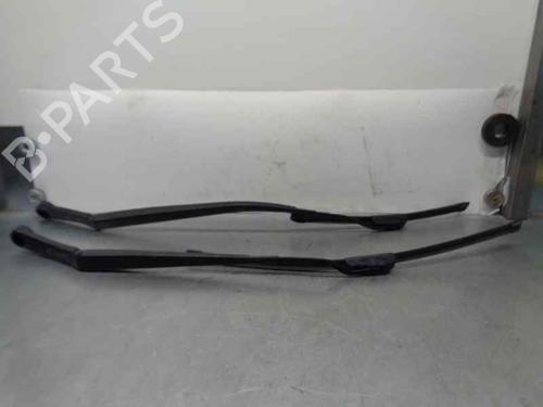 Used Front windshield wiper arm HYUNDAI ix35 (LM, EL, ELH) 1.7 CRDi (116 hp) 6874173