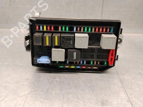 Used Fuse box Fuse box 38291321 38291321