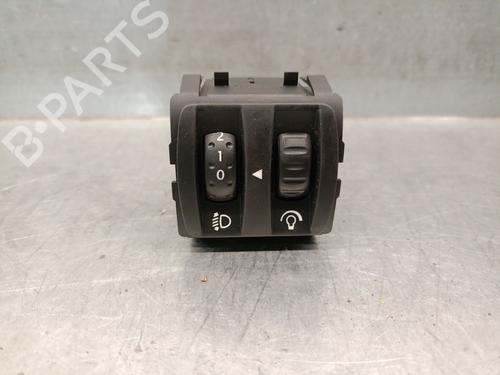 Used Headlight switch RENAULT MEGANE III Grandtour (KZ0/1) 1.5 dCi (KZ09, KZ0D, KZ1G, KZ29, KZ14, KZ1W, KZ10, KZ1F,... (110 hp) 31969223