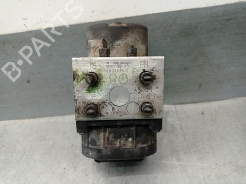 Used ABS pump SUBARU FORESTER (SF_) 2.0 AWD (SF5) (125 hp) 28839554