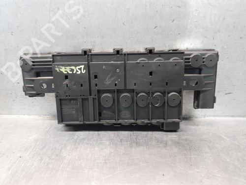 Used Fuse box Fuse box 36996478 36996478