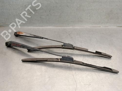 Used Front windshield wiper arm HYUNDAI GALLOPER II (JK-01) 2.5 TD intercooler (99 hp) 27719706
