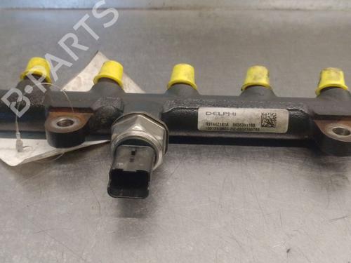 Injection rail PEUGEOT 308 CC (4B_) 2.0 HDi | BP38016635M98 - Image 2