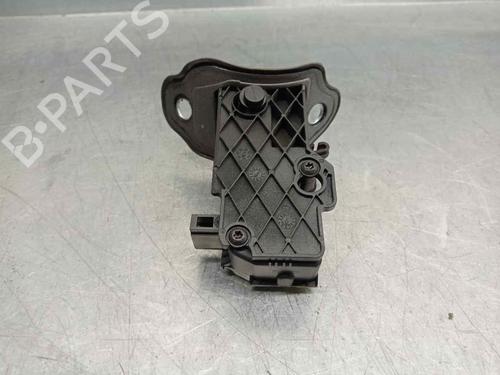 Fuel door actuator MERCEDES-BENZ CLS (C219) CLS 320 CDI (219.322) | BP20264515E18