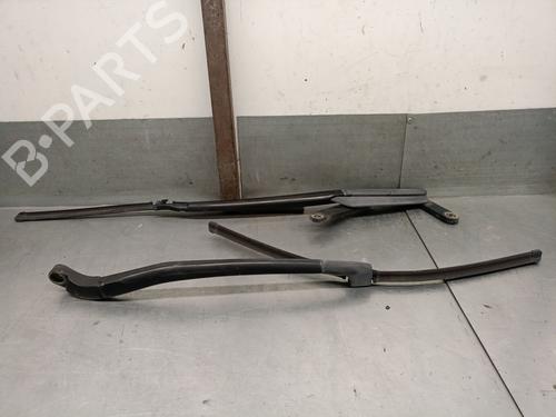 Used Front windshield wiper arm Front windshield wiper arm 37175923 37175923