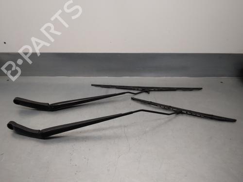 Used Front windshield wiper arm CHRYSLER GRAND VOYAGER V (RT) 2.8 CRDi (163 hp) 15638327