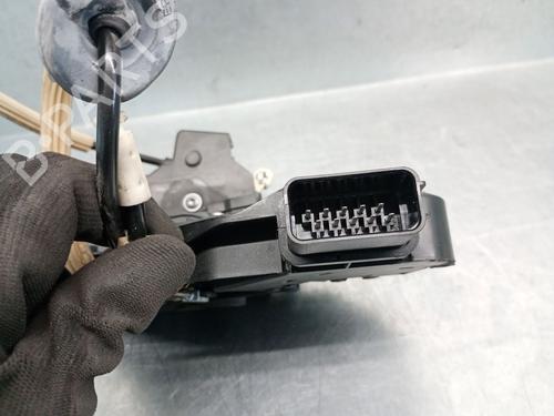 Rear left lock LAND ROVER RANGE ROVER SPORT I (L320) 3.6 D 4x4 | BP29564220C100 
