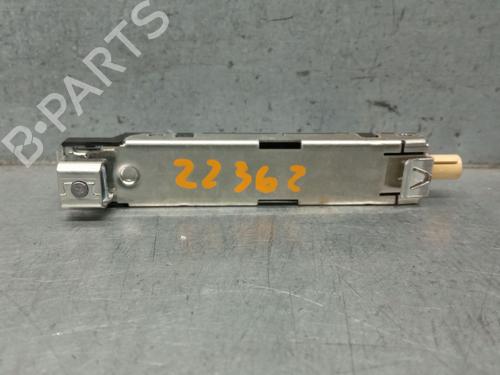 Used Antenna/Base AUDI A3 Sportback (8VA, 8VF) 2.0 TDI (150 hp) 25243558