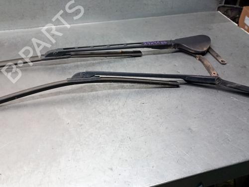 Used Front windshield wiper arm MERCEDES-BENZ C-CLASS Coupe (CL203) C 160 Kompressor (203.730) (122 hp) 31092290
