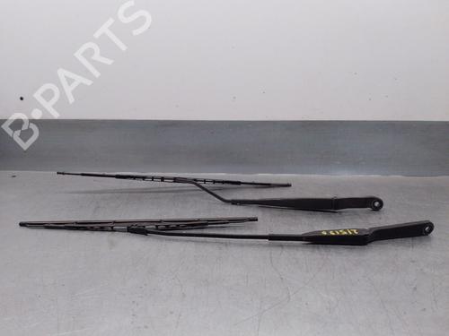 Used Front windshield wiper arm PEUGEOT 406 (8B) 2.0 HDI 110 (109 hp) 21581820