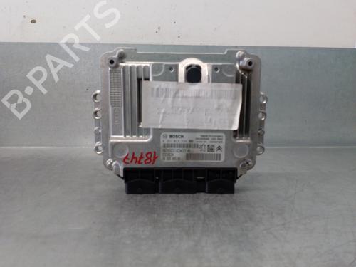 Used Engine control unit (ECU) PEUGEOT 5008 (0U_, 0E_) 1.6 HDi (110 hp) 15205279