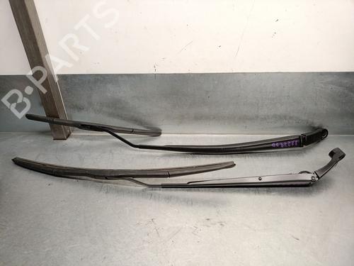 Used Front windshield wiper arm TOYOTA YARIS (_P21_, _PA1_, _PH1_) 1.5 Hybrid (MXPH10, MXPH11) (116 hp) 24846403