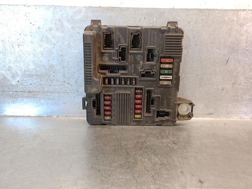 Used Fuse box RENAULT MEGANE II (BM0/1_, CM0/1_) 1.9 dCi (BM0G, CM0G) (120 hp) 27596694