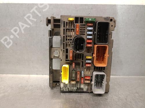Used Fuse box Fuse box PEUGEOT 407 (6D_) 2.0 (6DRFNB, 6DRFNE) (136 hp) 39502849 39502849