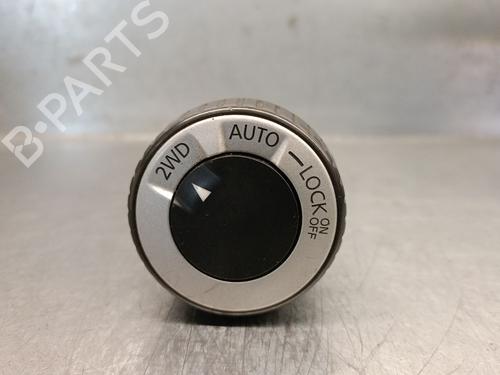 switch-nissan-qashqai-i-j10-nj10-2006-2007-2008-2009-2010-2011-2012-2013-2014-2015-30686834 main image