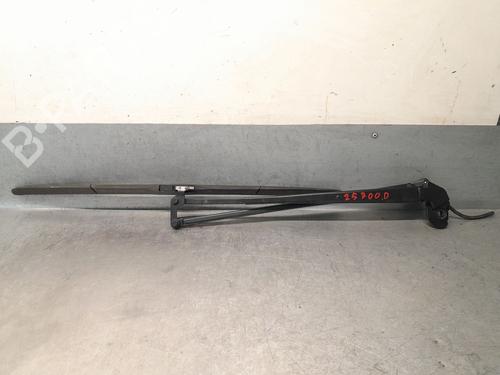 Used Front windshield wiper arm Front windshield wiper arm TOYOTA YARIS (_P13_) 1.0 (KSP130) (72 hp) 36461101 36461101