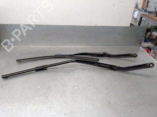 Used Front windshield wiper arm INFINITI EX 30d (238 hp) 27649101