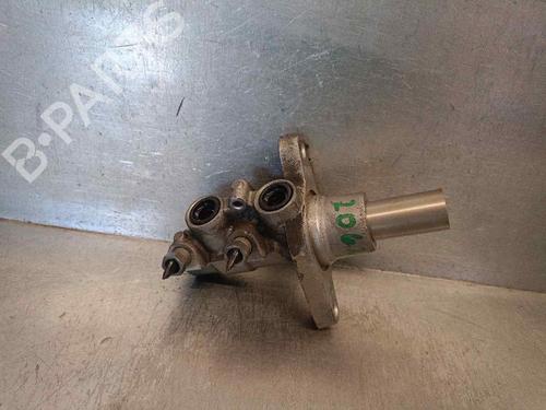 Used Brake master cylinder PEUGEOT 3008 I MPV (0U_) 1.6 HDi (109 hp) 18323963