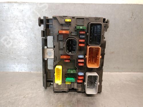 Used Fuse box PEUGEOT 307 SW (3H) 1.6 HDI 110 (109 hp) 30657831