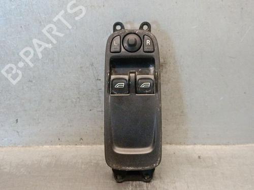 Venstre fortil elrude kontakt Venstre fortil elrude kontakt VOLVO C30 (533) 1.6 D (109 hp) 37442412 37442412